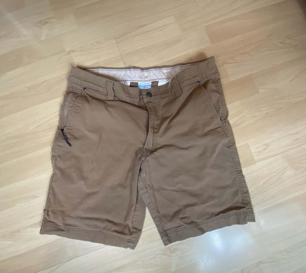 Columbia Sportswear Omni-Shield Brown Khaki Shorts 6 Pocket Flat Front
